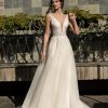 A-Linien-Brautkleid mit tiefem V-Ausschnitt und Tüllrock, elegantes Hochzeitskleid mit Spitze und femininer Silhouette
