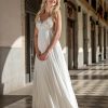 Umstandsbrautkleid mit floraler Spitze und fließendem Rock – ideal für schwangere Bräute